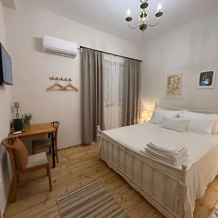 Casa de hóspedes Porta E Gjelber 3*