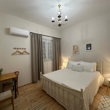 Porta E Gjelber Penzion Përmet