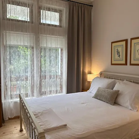 Gasthuis Porta E Gjelber Përmet