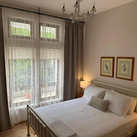 Porta E Gjelber 3* Permet