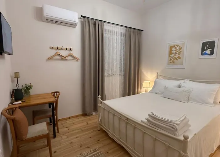 Guest house Porta E Gjelber 3*