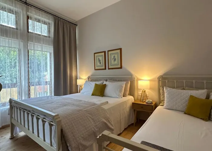 Porta E Gjelber Permet