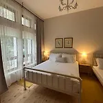 Vendégház Porta E Gjelber 3*