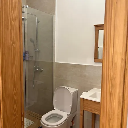 Porta E Gjelber 3* Përmet